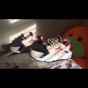 Nike Huaraches ; US Women size 10 .